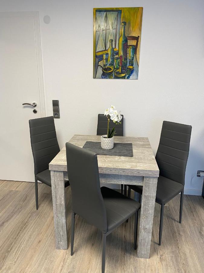 Appartement Irene in S-Bahn Nähe, sehr ruhig, max 4 Pers, Internet 250 MBit Gärtringen Exterior foto