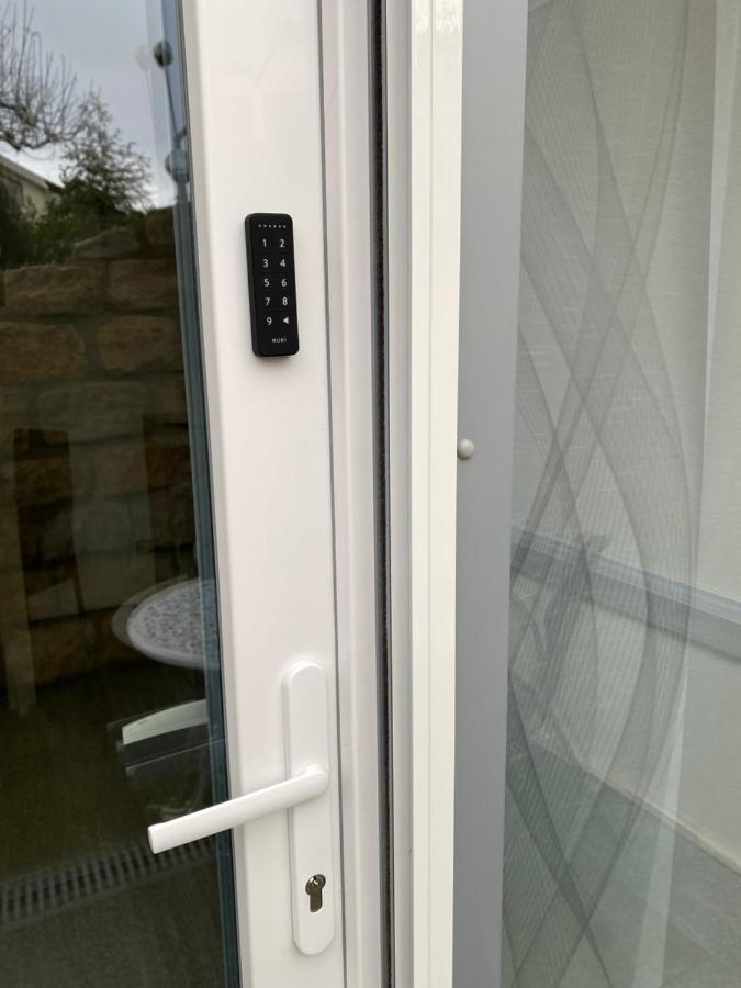 Appartement Irene in S-Bahn Nähe, sehr ruhig, max 4 Pers, Internet 250 MBit Gärtringen Exterior foto